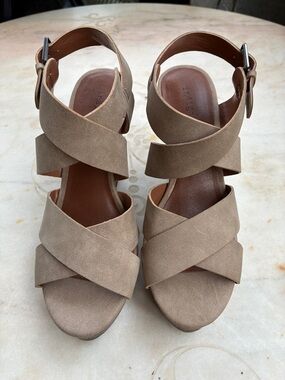 Indigo Rd Taupe Crisscross Suede Wedge Sandals Sz 7 1/2 M
